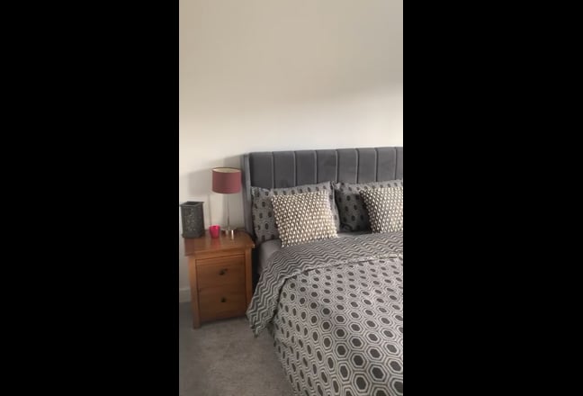 Spacious Double Room to Rent  Main Photo