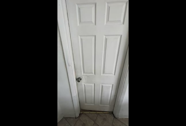 One room to fill in a 3 bedroom apartment! Main Photo