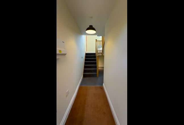 South East of London – RH12 🏠 EnSuite / Horsham Main Photo