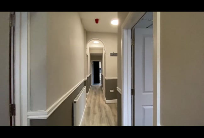 Modern 6-Bed 🏙️ All Ensuite - Bills Included Main Photo