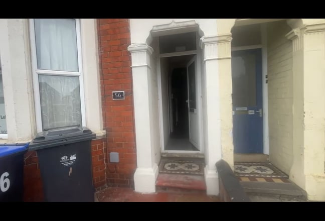  Double Room Harlstone Rd  Main Photo