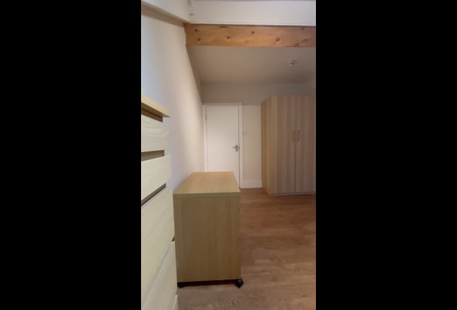 En-Suite room available  Main Photo