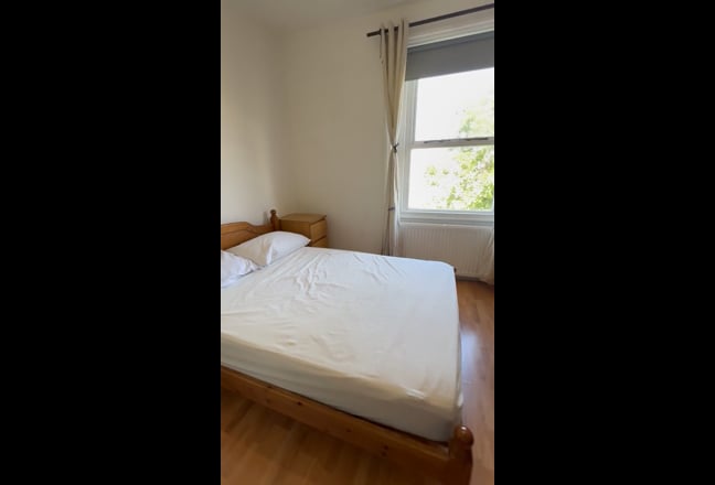 Hammersmith Central TV & Sofa room Main Photo