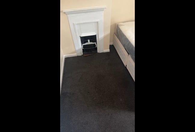 1 Bromley hill room 5 - Double first floor  Main Photo