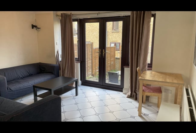 4 Bed House, Canary Wharf/Docklands Main Photo