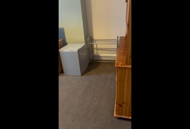 Large double room - All  bills included Main Photo