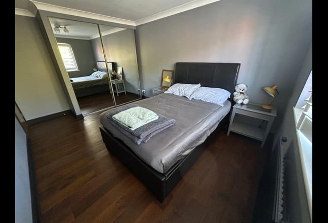 Large Double Room Main Photo