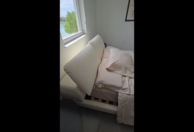 Room with view for rent Main Photo