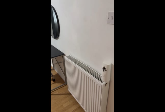 1 double room available in a 3 Bedroom Flat  Main Photo