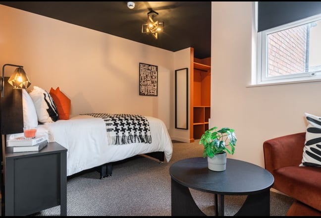 Stunning Boutique style ensuites - Long Eaton Main Photo