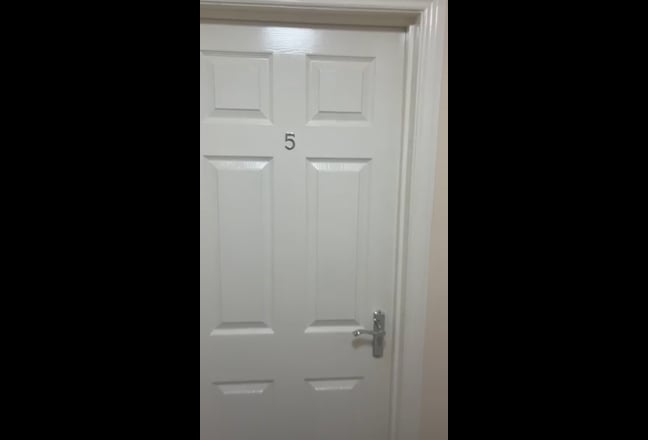 High end en suite room  B23  Main Photo