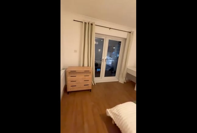 Spacious Room with Private Balcony – Crossharbour Main Photo