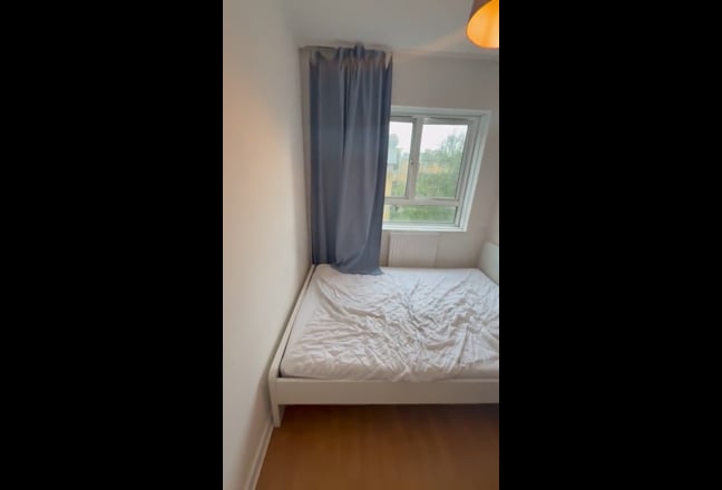 Beautiful-Room in Camden    Main Photo