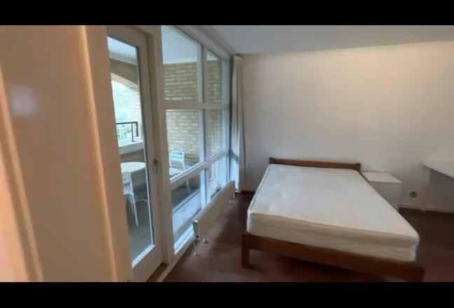 Double room in Surrey Quays houseshare Main Photo