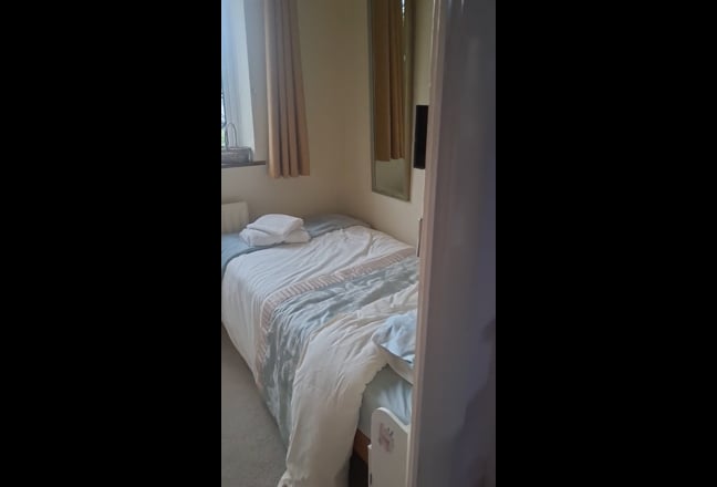 Large Single room in Naphill near High Wycombe Main Photo