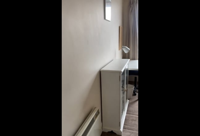Comfortable double room sharing with female PhD  Main Photo