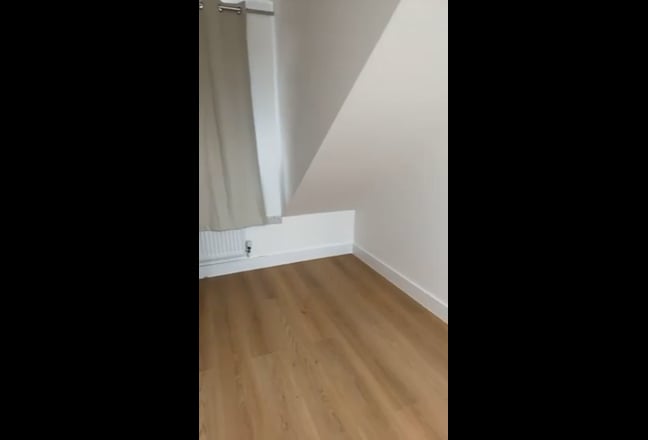 Shared room available for rent   Main Photo