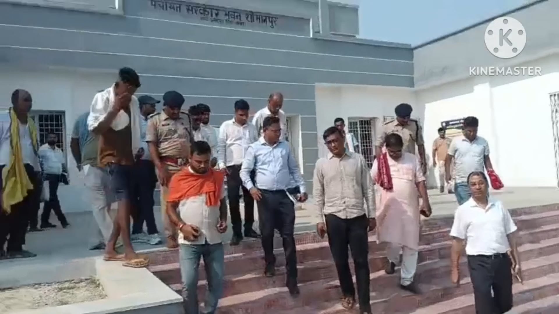 चार पंचायत में लगा सहयोग शिविर। डीएम, एसपी और सचिव ने सुनी ग्रामीणों की समस्याएं।