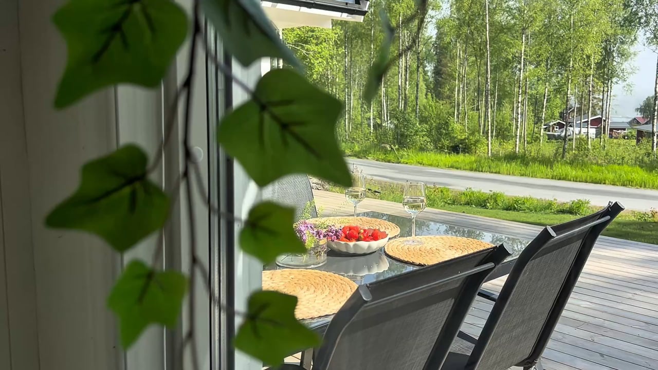 2 rum Vinterbonat fritidshus på Hamnslåtten 130 Norrfällsviken Kramfors kommun - video