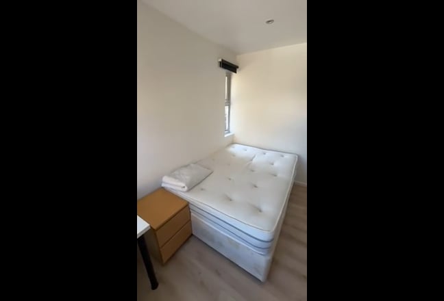 Large bedroom near Tottenham Hale station all incl Main Photo