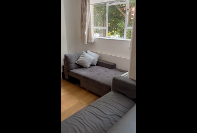 Delightful One Bed Flat In Prime Location Main Photo