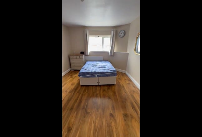 Double room to rent  Main Photo