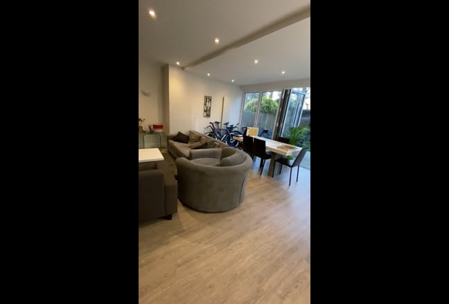 Massive Modern House next to Richmond Park Main Photo