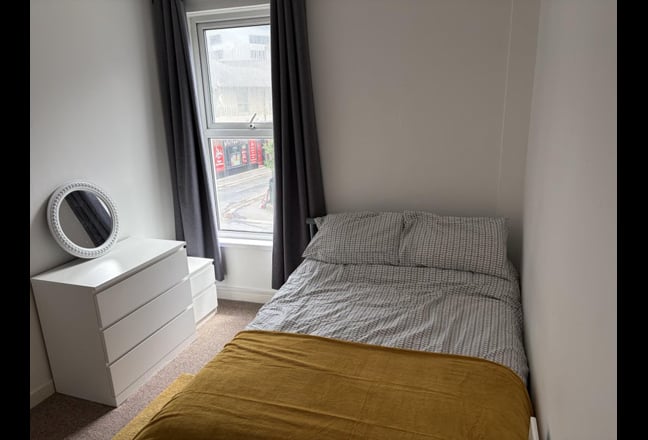 1 Good Sized Room Available ,inc Bills!  Main Photo