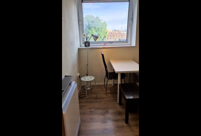 Zone 1, Pimlico/Victoria, for FEMALE, Big double  Main Photo