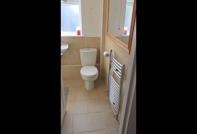 Semi Self-Contained Room to Rent – Hoo, Rochester  Main Photo