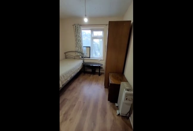 Newly Renovated Two Rooms ( Ensuite)Available … Main Photo