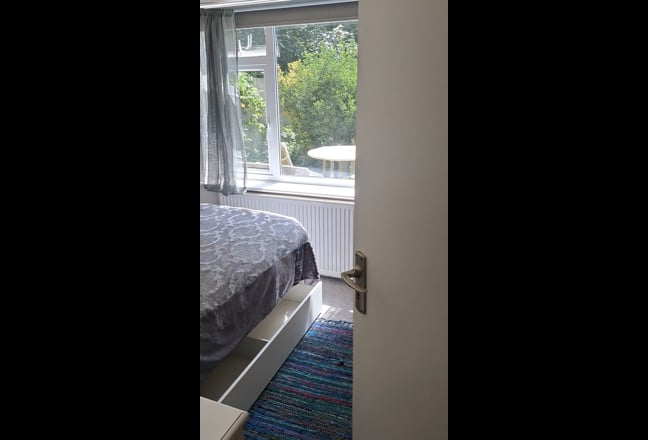 Video 1: Entrance from Garden