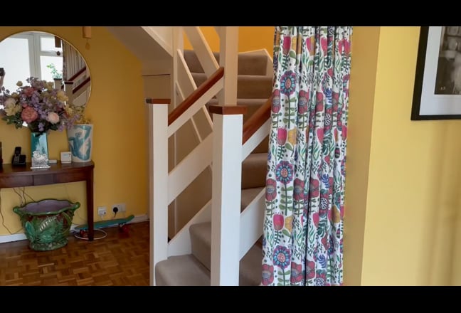 Double bedroom and private living / office room Main Photo