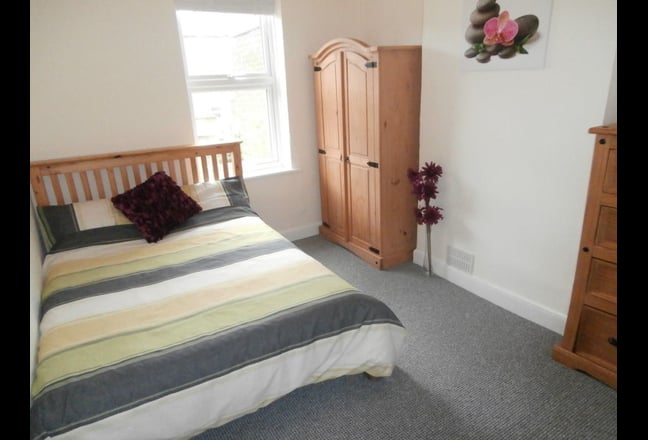 Bright & friendly professional house Main Photo