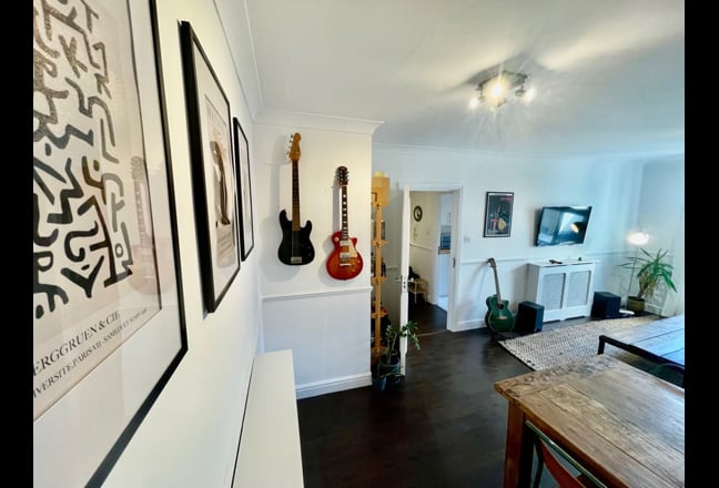 2 bed Hackney Rd, Columbia rd 30 seconds walk  Main Photo