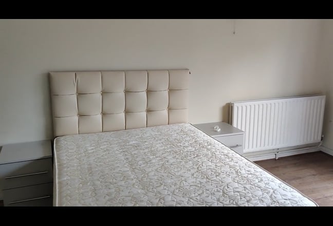 Rooms in shared house  Main Photo
