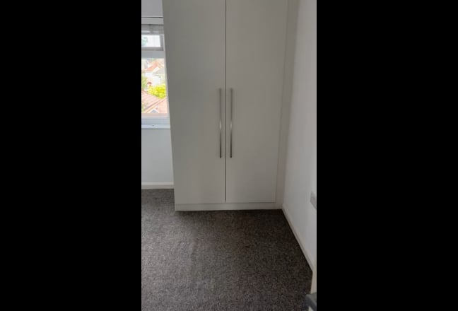Furnished En-Suite Room Professional House Share Main Photo