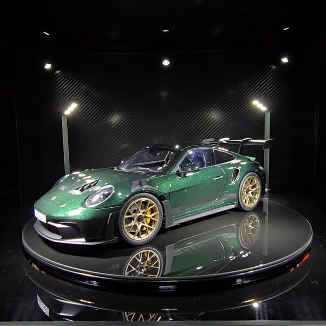 Comprar Porsche 1/12 911 992 GT3 RS Coupe Verde Escuro 2022 Norev