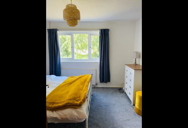 Large Double Room with Own Bathroom Main Photo