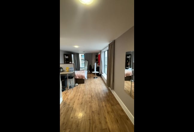 30 sq meter room with private balcony  Main Photo