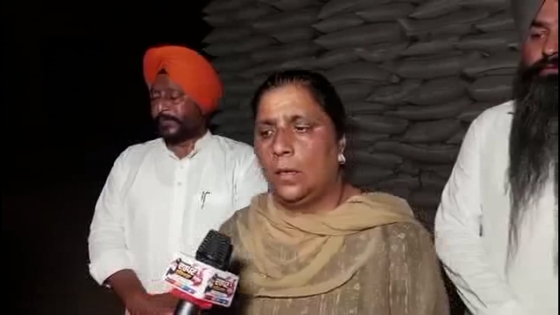BEVARE OF GOVT EMPLOYEES FOODGRAIN ADDING WATER IN WHEAT