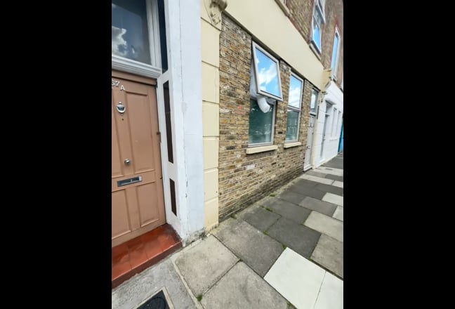 🏡✨ Large Room Available Now – SW6 ✨🏡 Main Photo