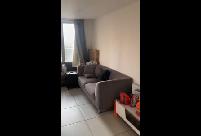 Bright double room with private bath ☀️ large flat Main Photo