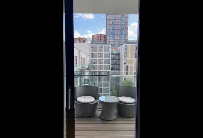 WHOLE 3-bed flat in the Olympic Park  Main Photo