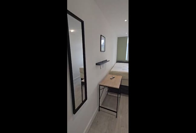 Luxury double en-suite room. Bills & cleaner incl. Main Photo