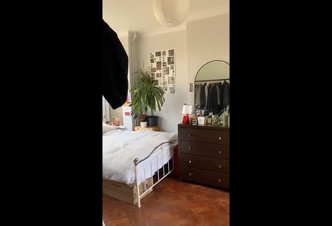 Large, Bright Room Overlooking Hilly Fields Park Main Photo