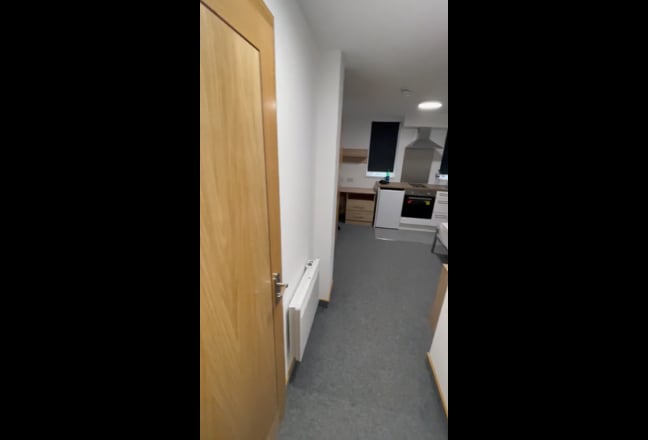 Studio all bills Inc-3 mins to UoL Main Photo