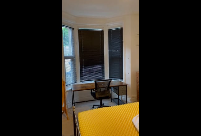 Excellent Double Room in Great Location  Main Photo