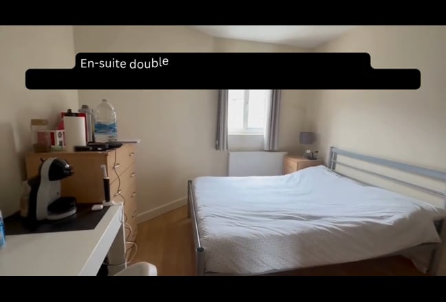 En-Suite Room to rent In South Wimbledon Main Photo