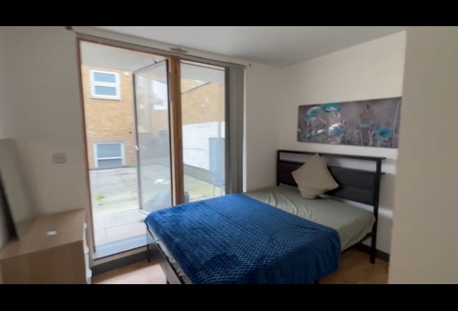 En-Suite Double Room Near Whitechapel Station, E1. Main Photo